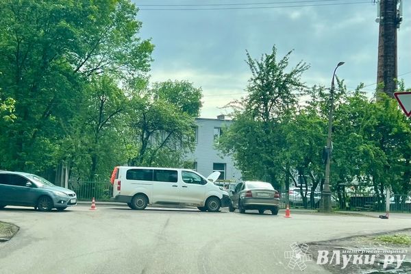 ДТП произошло в Великих Луках