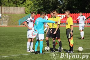 В Великих Луках состоялся матч «Луки-Энергия» — «Звезда» (Санкт-Петербург)