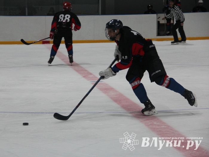В Великих Луках сторатовал Открытый Чемпионат города по хоккею (ФОТО)