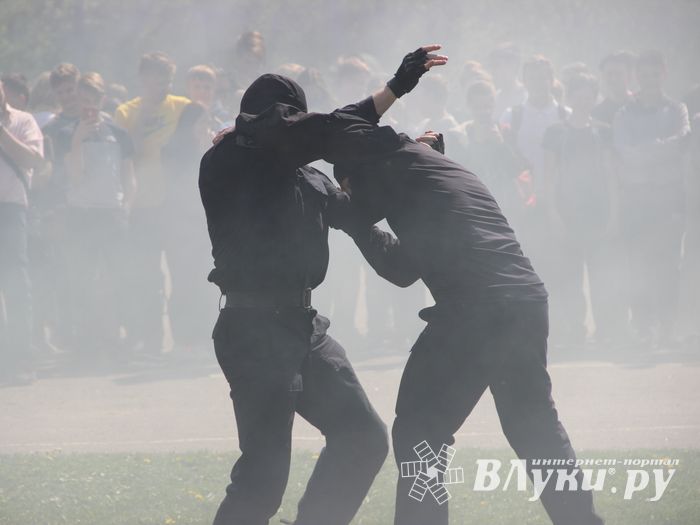 Спецназ «разгромил» на Дятлинке «банду»