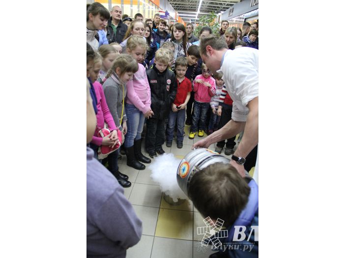 В ТЦ «Апельсин» прошла весенняя ночь распродаж