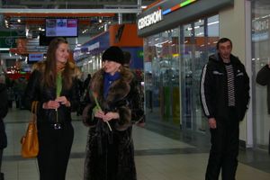 Торговый центр «Апельсин» поздравил прекрасных дам с праздником весны