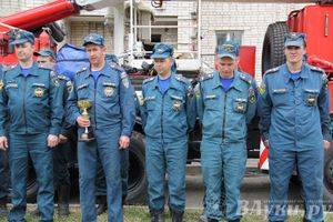 В Великих Луках прошли областные соревнования среди пожарных по спасению пострадавших