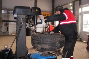 Подарок к Дню автомобилиста в шинном центре «Truck Point» (ФОТО)