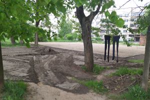 На улице Щорса началось строительство детской площадки (ФОТО)