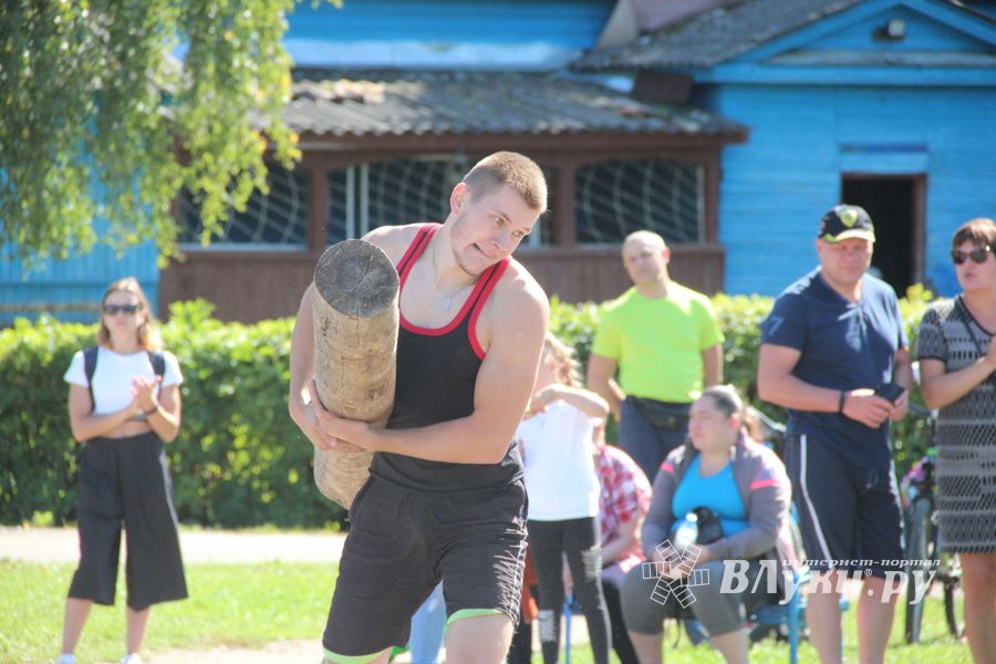 Большой спортивный праздник в Великих Луках (ФОТО)
