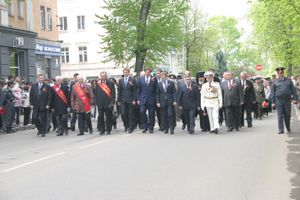 В Великих Луках прошел Военный парад