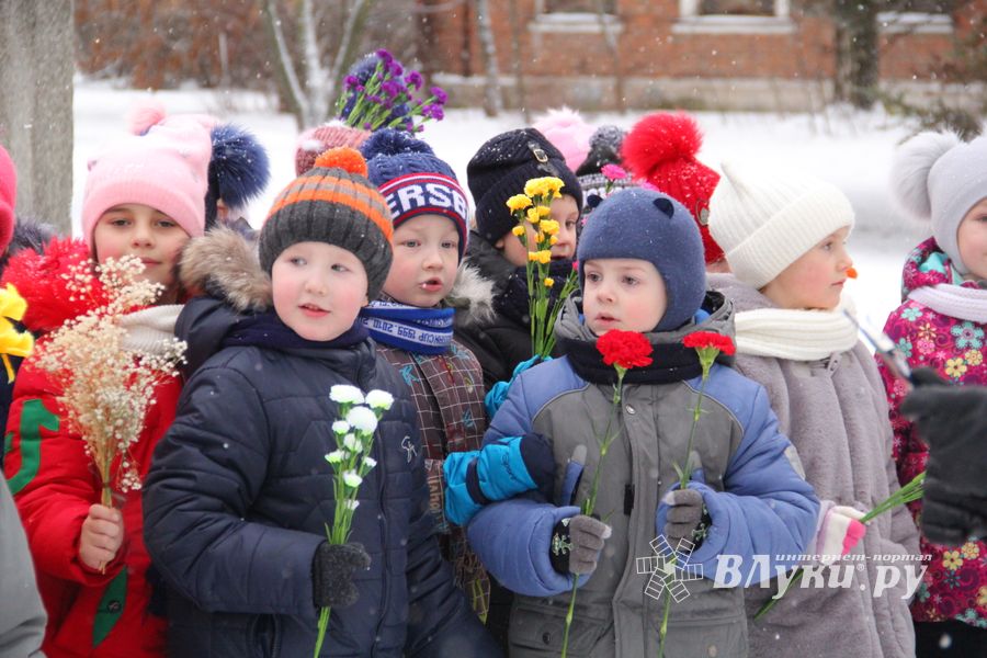 ​Юные великолучане отдали дань памяти героям-железнодорожникам (ФОТО)