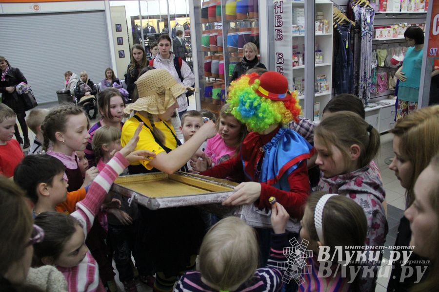 В ТЦ «Апельсин» прошла весенняя ночь распродаж