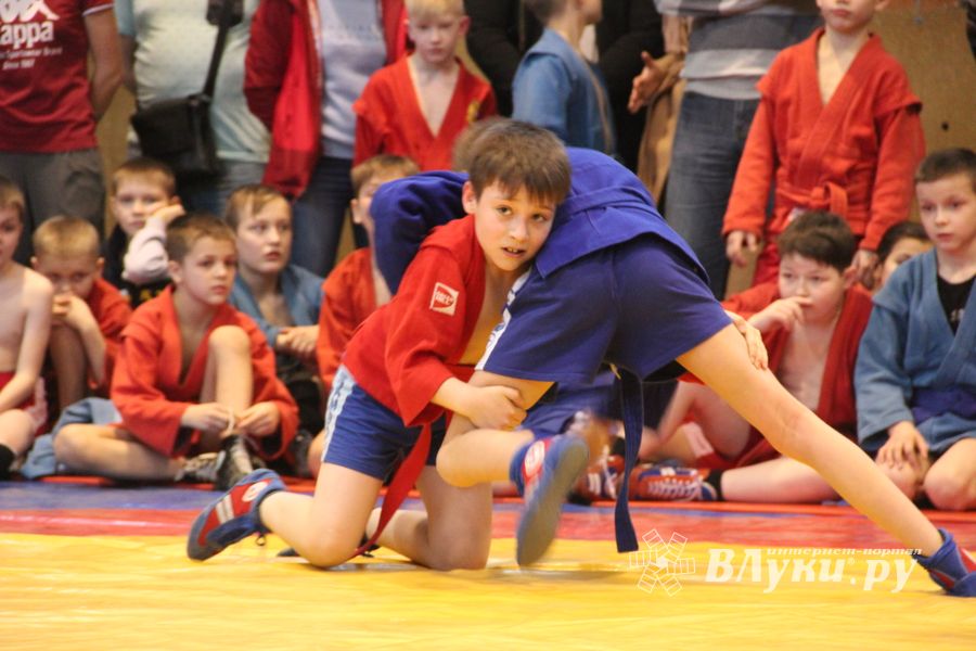 В Великих Луках прошли соревнования, посвященные памяти героев 6-й роты (ФОТО)