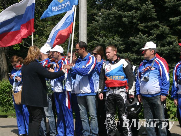 Члены Международный автопробега прибыли в Великие Луки