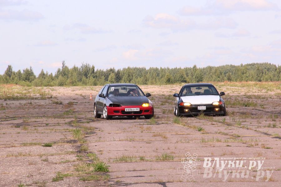 Под Великими Луками прошел второй этап Чемпионата по Drag Racing (фото)