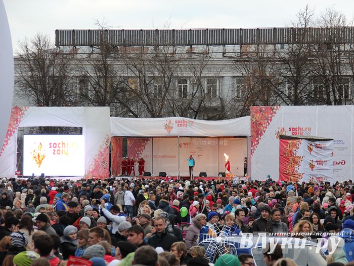 Эстафета Олимпийского огня в Изборске и Пскове