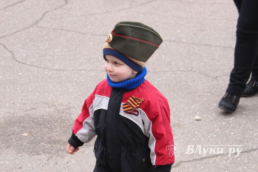 В Великих Луках День Победы празднуют все поколения (ФОТО)
