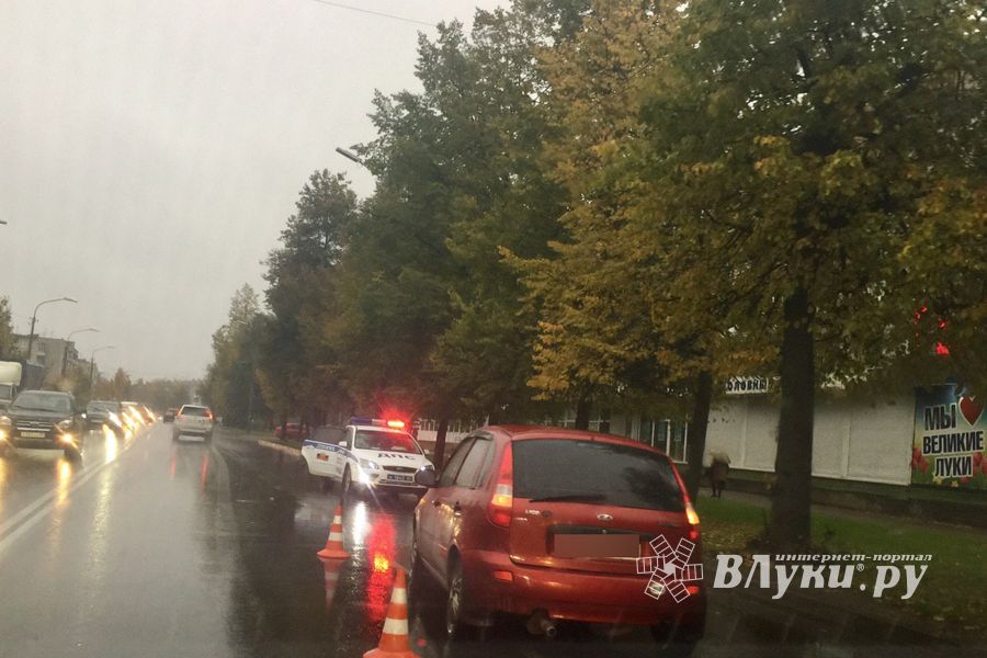 В Великих Луках, на проспекте Гагарина, произошло ДТП (ФОТО)