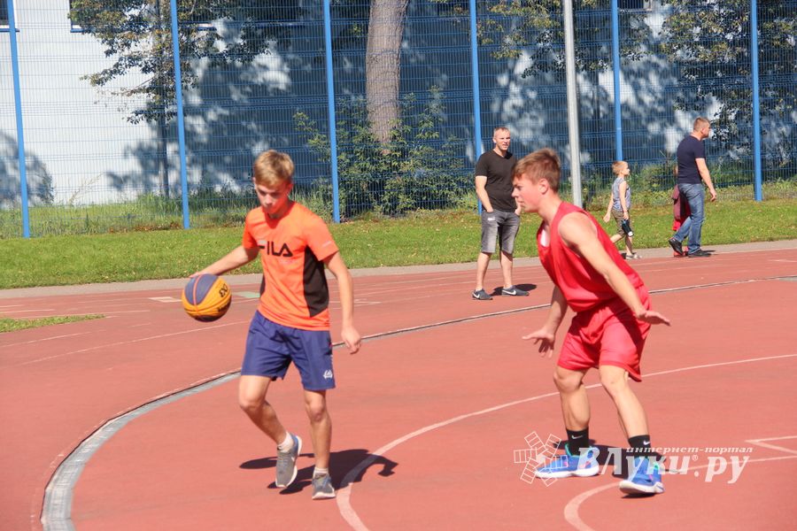 Большой спортивный праздник в Великих Луках (ФОТО)