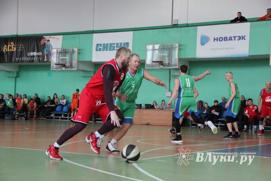 Великолучане — серебряные призеры межрегионального турнира ветеранов баскетбола (ФОТО)