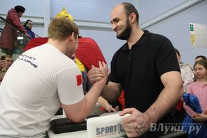 В ТЦ «Апельсин» прошла весенняя ночь распродаж