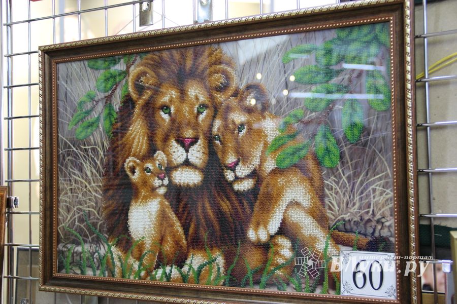 В Великих Луках прошел конкурс-выставка вышивки и бисера (ФОТО)