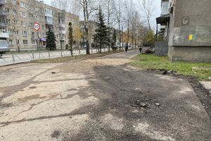 Пешеходам-великолучанам советуют не пользоваться смартфонами (ФОТО)