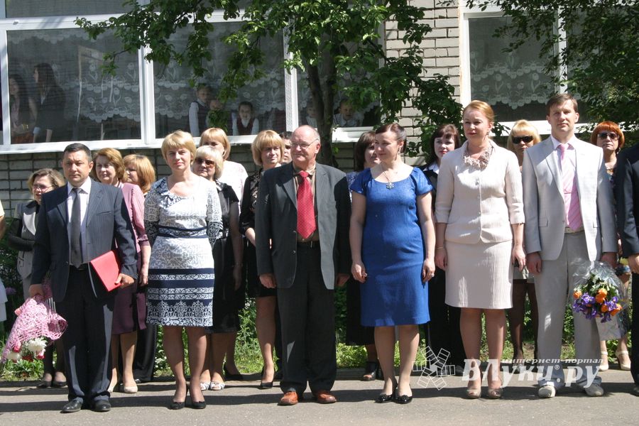 Сегодня в городе проходят последние звонки