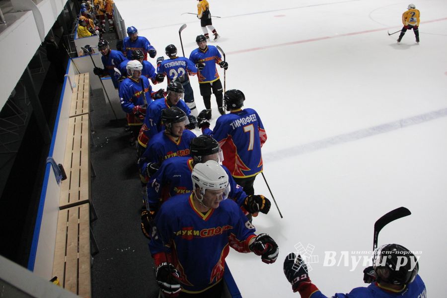 Великолукские хоккейные клубы провели матч в рамках чемпионата города (ФОТО)