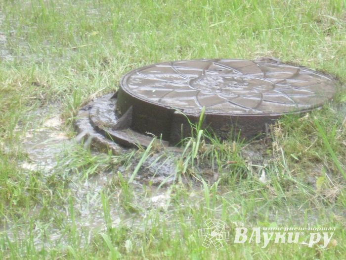 На проспекте Гагарина затопило дорогу (ФОТО)