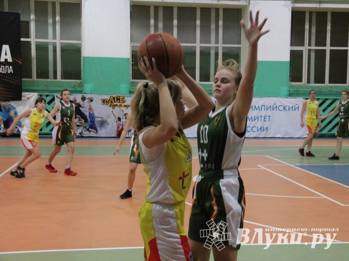 Лицеисты стали абсолютными чемпионами школьной баскетбольной лиги Великих Лук (ФОТО)