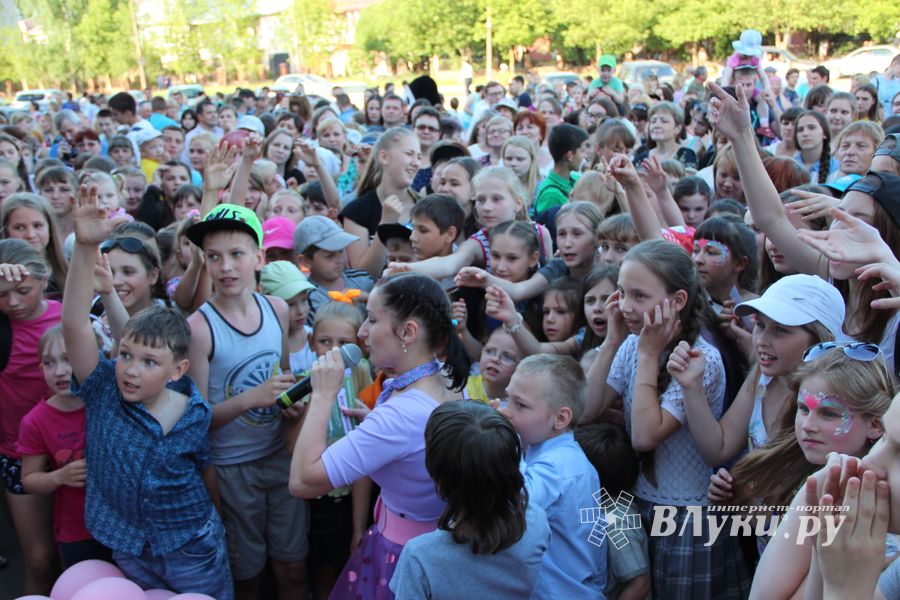 В Великих Луках прошел «День защиты детей» (ФОТО)