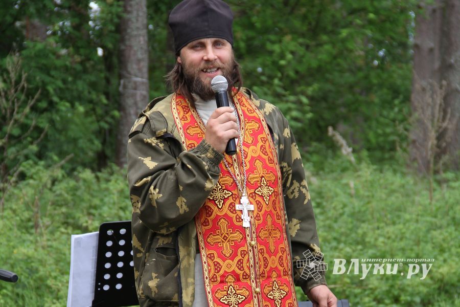 Торжественная церемония закладки Камня Памяти у деревни Каськово