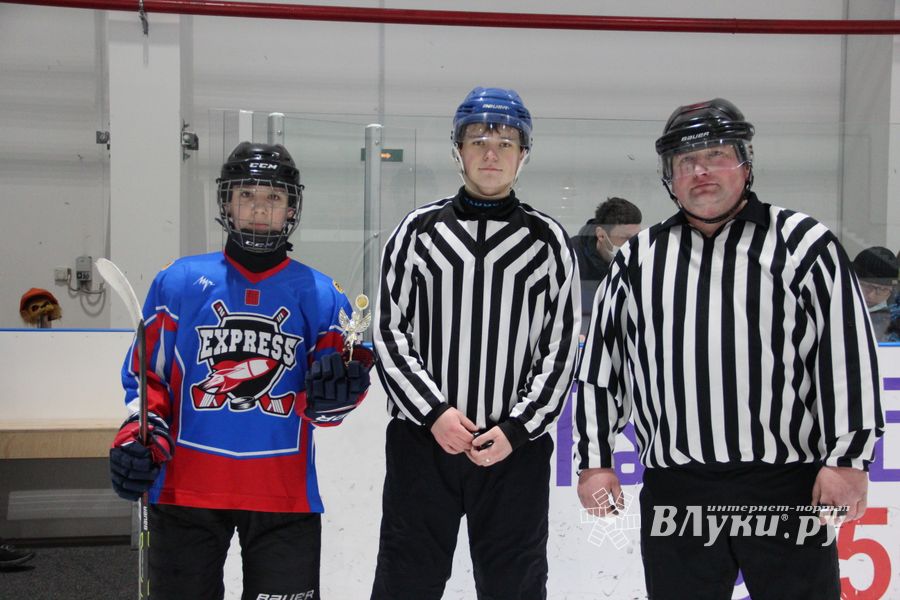 В Великих Луках прошел детский Открытый турнир по хоккею (ФОТО)