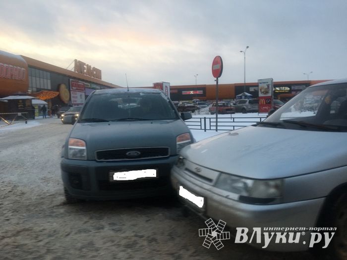 В Великих Луках снова произошло ДТП (ФОТО)