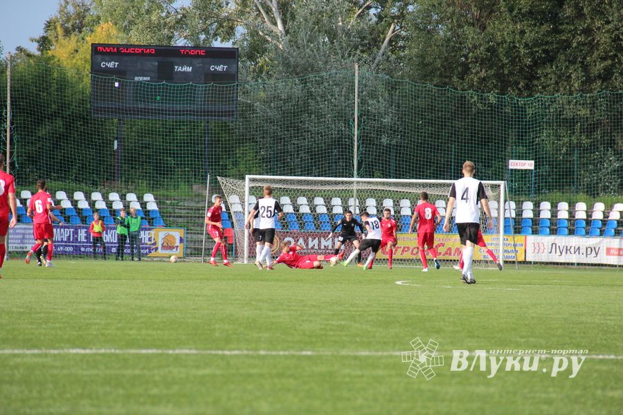 «Луки-Энергия» сыграла вничью в матче 4-го тура (ФОТО)
