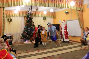 В Великие Луки пришла пора новогодних утренников (ФОТО)