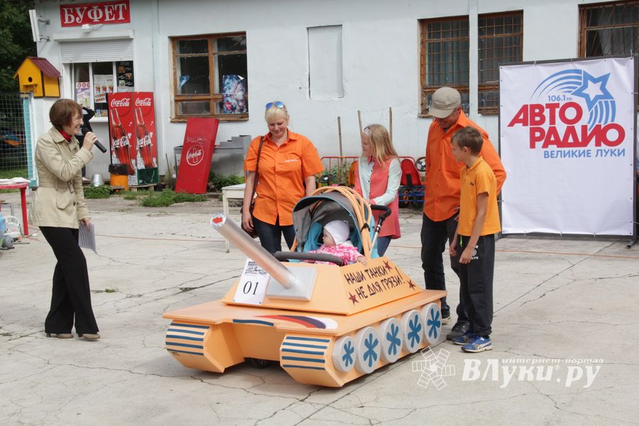 «Парад детских колясок» в День семьи, любви и верности (ФОТО)
