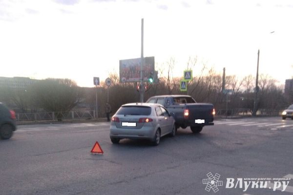 В Великих Луках произошло ДТП (ФОТО)