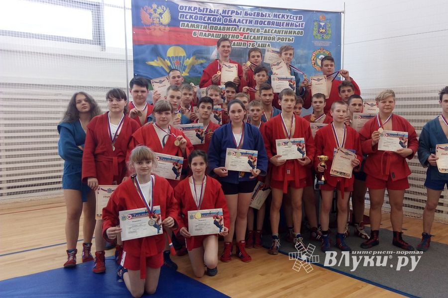 Великолучане привезли награды с Первенства Псковской области по самбо (ФОТО)