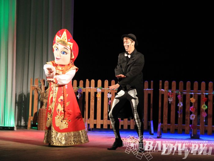 Состоялась премьера спектакля «Однажды в сказке...» (фото)