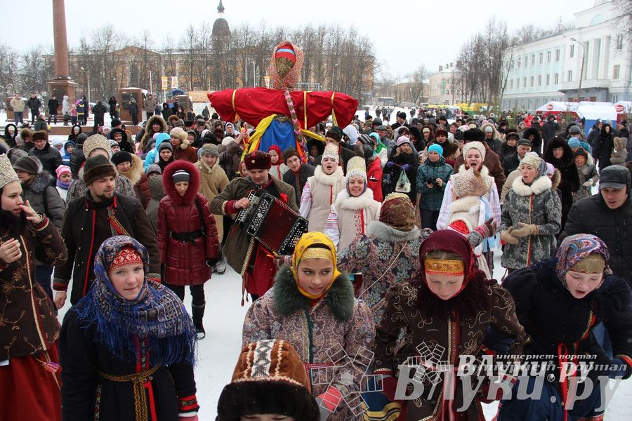 В Великих Луках встретили Масленицу