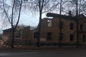 На ул. Ставского сносят дом (ФОТО)