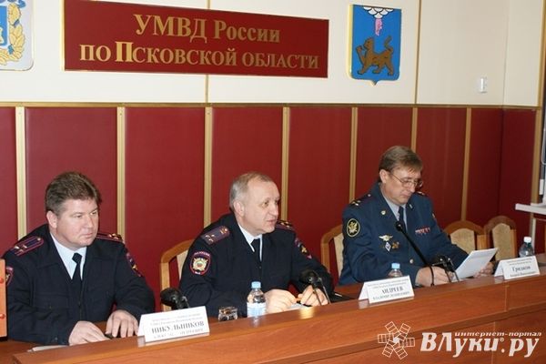 Прошло совещание представителей оперативных подразделений УМВД и УФСИН России по Псковской области (фото)