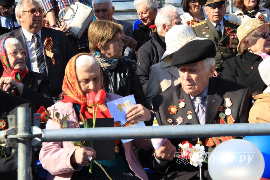 Великие Луки отмечают День Победы