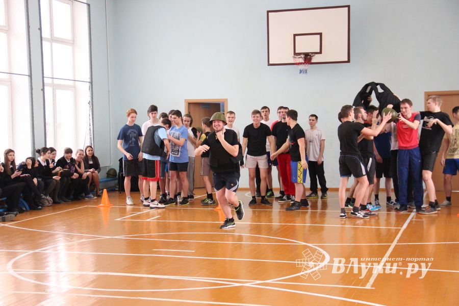 Конкурс «А ну-ка, парни!» прошёл в великолукской гимназии (фото)