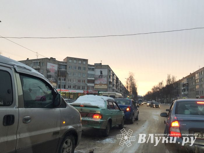 ФОТОФАКТ: Снова авария в Великих Луках