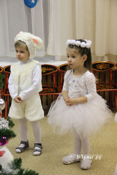 В детских садах Великих Лук полным ходом идут Новогодние утренники