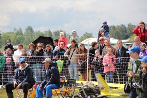 В Великих Луках проходит 7-й Фестиваль авиамодельного спорта (ФОТО)