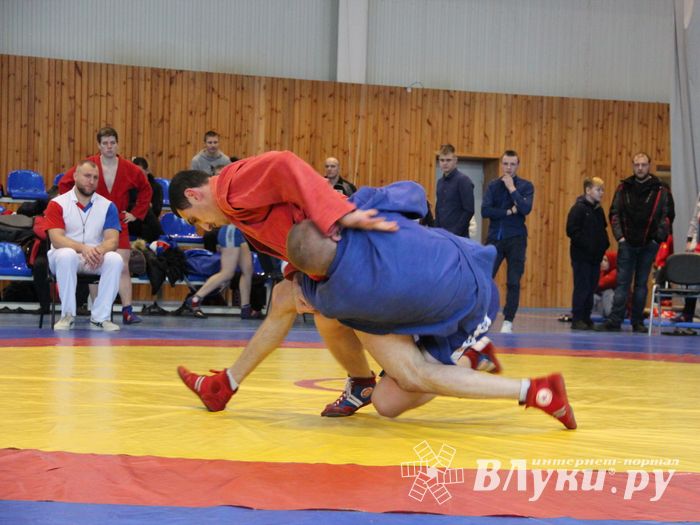 Всероссийские соревнования по самбо проходят в Великих Луках (ФОТО, 0+)