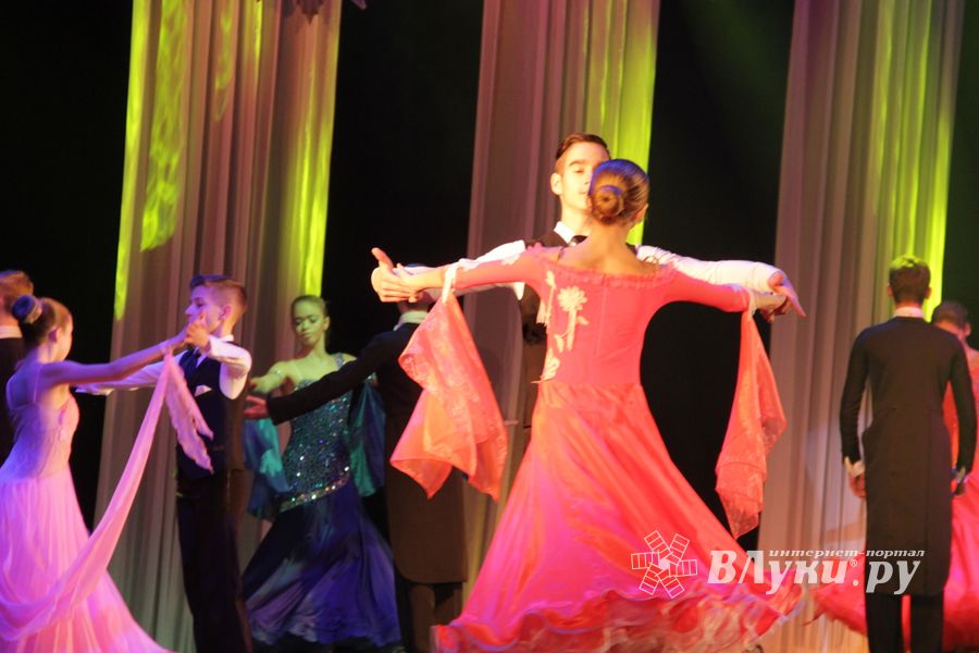 В Великих Луках прошел концерт, посвященный дню освобождения города (фото)