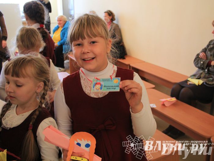 Великолукских лицеистов посвятили в «Маленькие мастера»