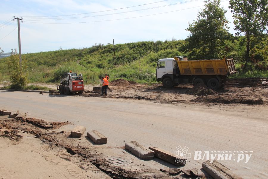 Улицу Дьяконова расширяют (ФОТО)